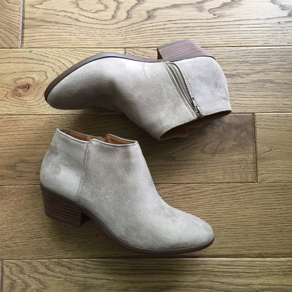 NWOT Soda ankle boots / booties 5.5